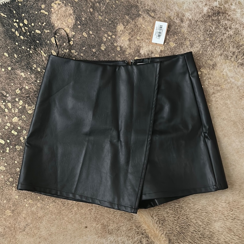 Vestique Faux Leather Skort - Black